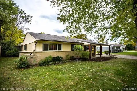 2159 Saint Joseph St, West Bloomfield, MI 48324