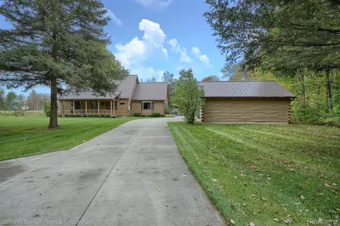 1144 N Hockaday Rd, Gladwin, MI 48624