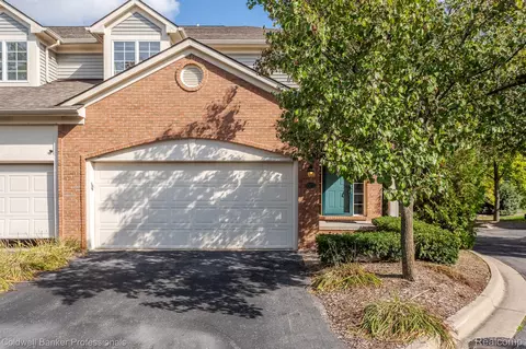 43075 River Bend Dr, Plymouth, MI 48170