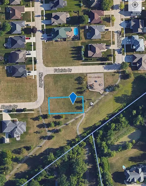 33206 Nicola, Fraser, MI 48026