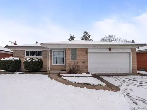 11116 Racine Rd, Warren, MI 48093