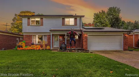 42130 Mendel Dr, Sterling Heights, MI 48313