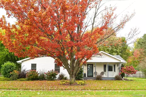 831 E Broad St, Chesaning, MI 48616