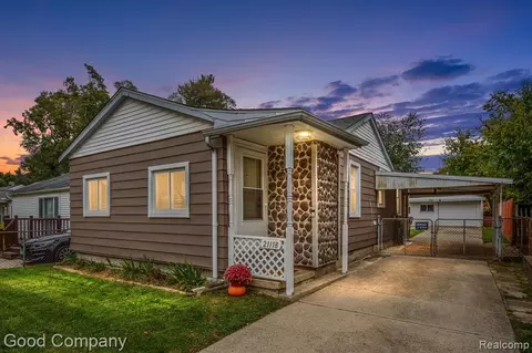 21118 Rensselaer St, Farmington Hills, MI 48336