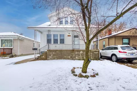 7396 Mckinley, Center Line, MI 48015