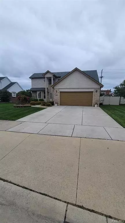 24525 Foxmoor Blvd, Woodhaven, MI 48183