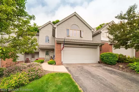 4996 Timberway Trl, Clarkston, MI 48346
