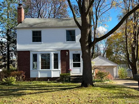 209 Preston Ave, Waterford, MI 48328