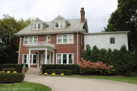 5165 Longmeadow Rd, Bloomfield Hills, MI 48304