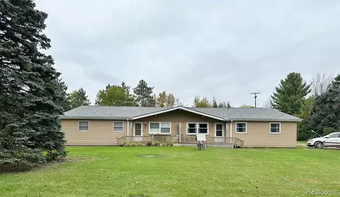1153 Edward St, Vassar, MI 48768