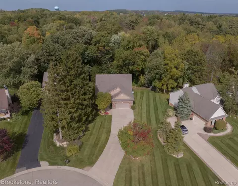 7172 Elderwood Cir, Independence, MI 48346