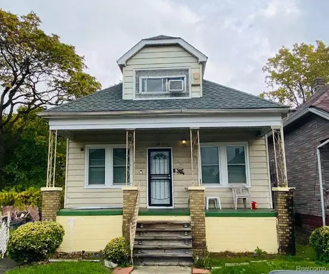 13934 Arlington St, Hamtramck, MI 48212