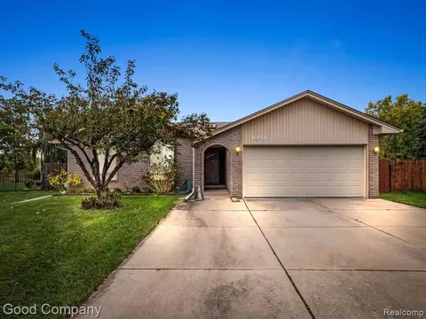 1041 Milverton Dr, Troy, MI 48083
