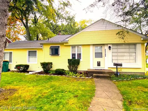23168 Lilac St, Farmington, MI 48336