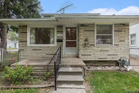 2120 Cicotte Ave, Lincoln Park, MI 48146