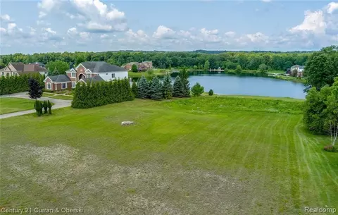 3774 N Shoreline Dr, Milford, MI 48381