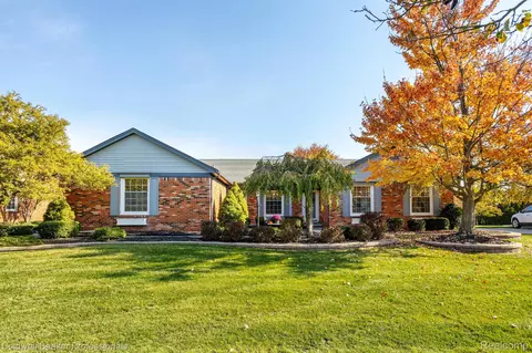 9540 Red Pine Dr, Plymouth, MI 48170