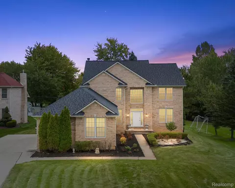 2921 Fair Acres Dr, Rochester Hills, MI 48307