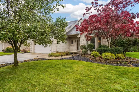 7380 Charrington Dr, Canton, MI 48187