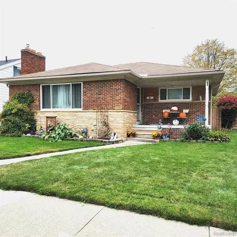 16060 Wilson Ave, Eastpointe, MI 48021