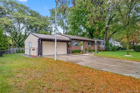 25330 Schoolcraft, Redford, MI 48239