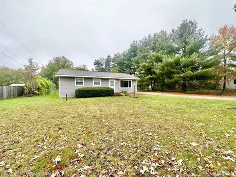 2621 Porcupine Trl, Mayfield, MI 48446