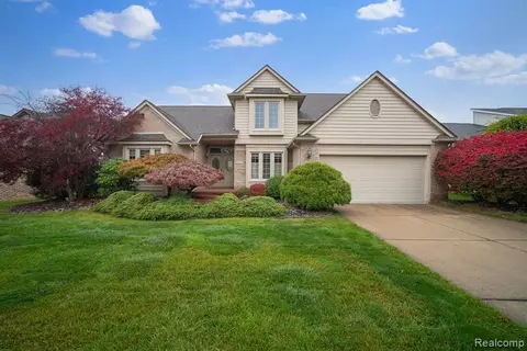 52401 Maurice Dr, Macomb, MI 48042