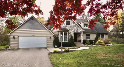 7210 Tucker Rd, Holly, MI 48442