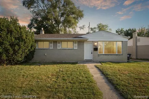 1045 Easley Dr, Westland, MI 48186