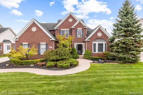 46525 Crystal Downs W, Northville, MI 48168