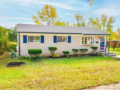 38323 Avondale St, Westland, MI 48186