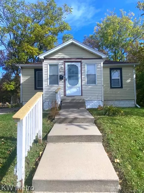 209 Seward St, Pontiac, MI 48342
