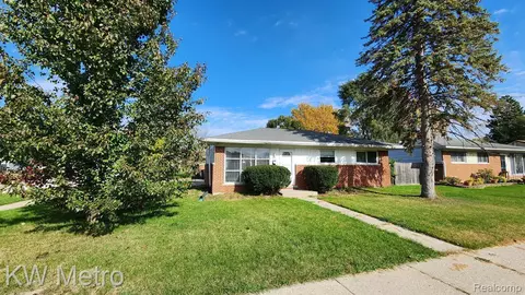 1455 Berkshire St, Westland, MI 48186