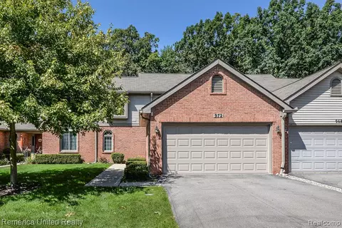 972 Rosewood Ct #72, Brighton, MI 48116