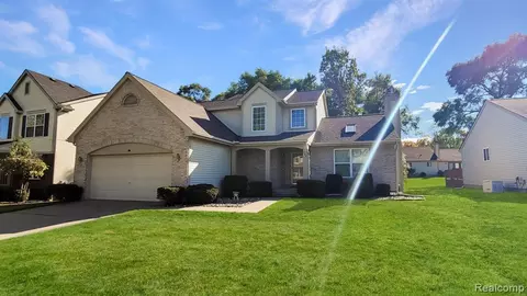 722 Spellman Dr, Flint, MI 48503