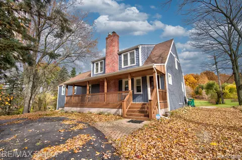 9052 Ortonville Rd, Independence, MI 48348