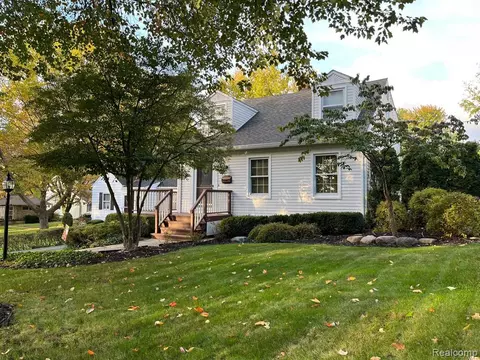 440 Eaton Dr, Northville, MI 48167