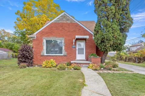 15030 Auburn St, Detroit, MI 48223