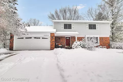 24513 Sarah Flynn Dr, Novi, MI 48374