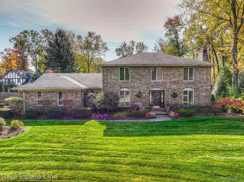 11700 Raintree Crt Ct, Shelby Township, MI 48315
