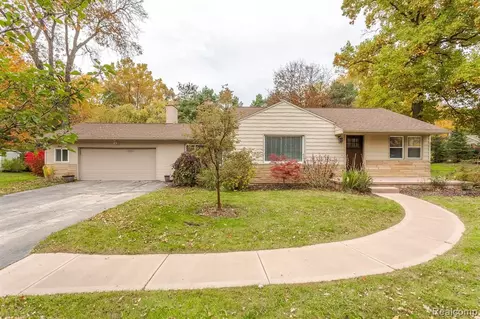 579 E Clarkston Rd, Lake Orion, MI 48362