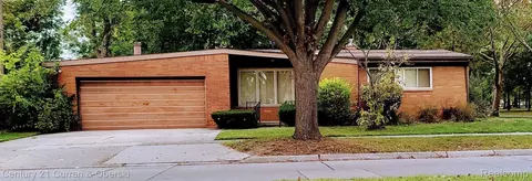 14400 Oak Park Blvd, Oak Park, MI 48237