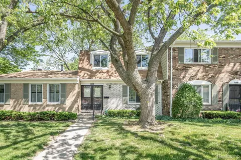 1924 Torquay Ave, Royal Oak, MI 48073