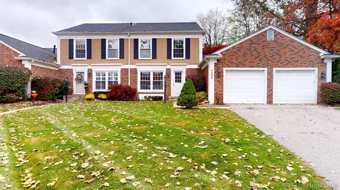 1226 Kings Cove Crt Ct, Rochester Hills, MI 48306