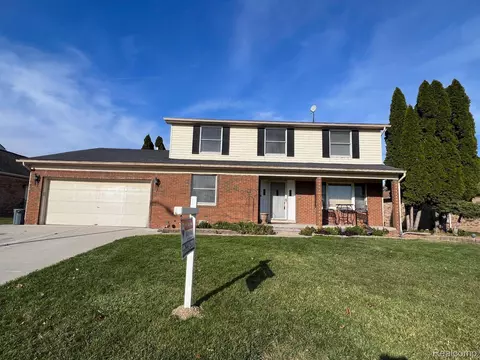 17300 Timothy Dr, Southgate, MI 48195