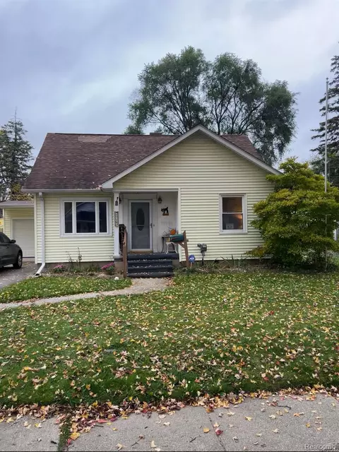 1714 Division St, Saginaw, MI 48602
