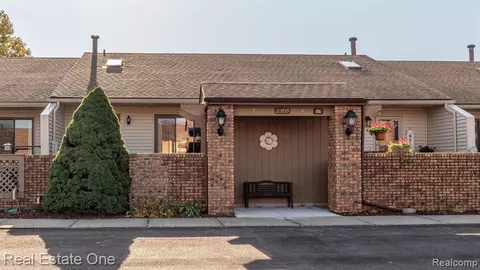 25715 Adams Ct #3, South Lyon, MI 48178