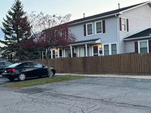 2906 Roundtree Blvd, Ypsilanti, MI 48197