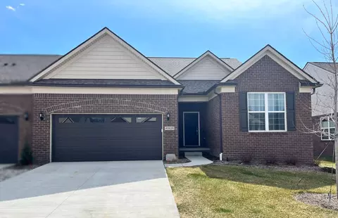 55550 Oak Pointe Dr, Shelby Township, MI 48315