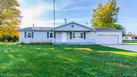 258 Roosevelt St, Dundee, MI 48131